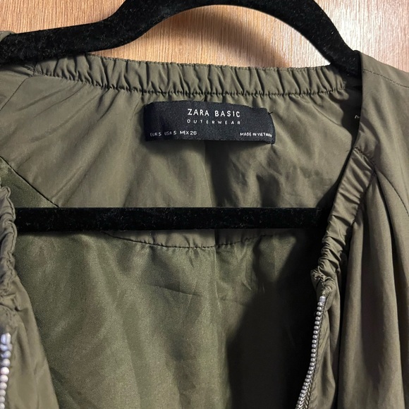 Zara Lightweight Green Jacket - Picture 2 of 5